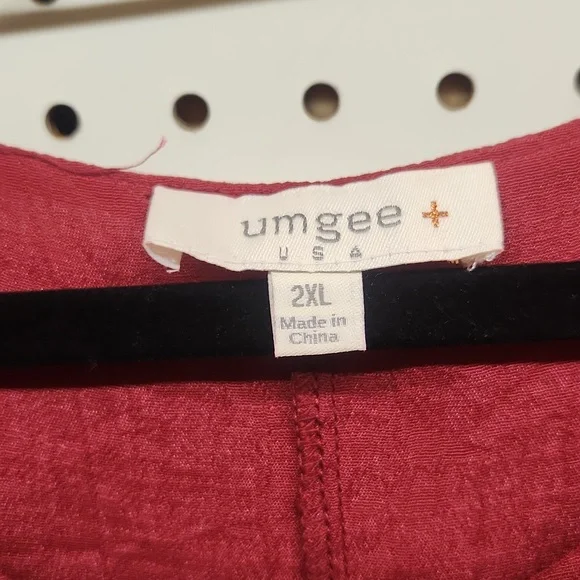 Umgee layered top 2XL cranberry red EUC tub 10 - Picture 2 of 7